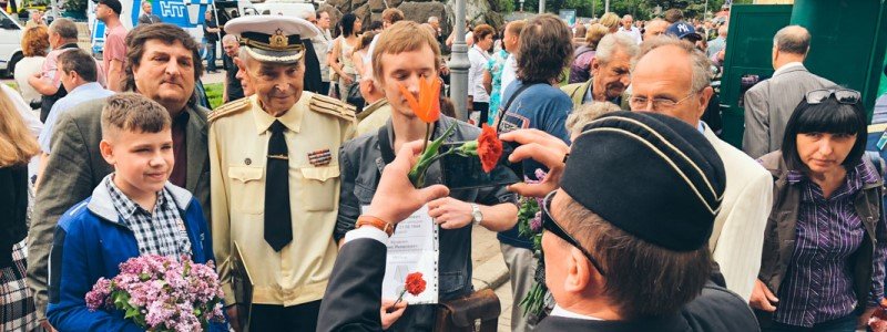 Киев 9 мая: как малыши, ветераны и тролли чтили память погибших
