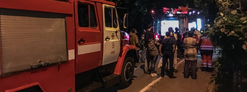В Киеве на Генерала Наумова горела 9-этажка: жильцов эвакуировали