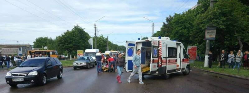 В Борисполе автобус сбил двух школьниц, одна из них погибла: в полиции рассказали детали трагедии