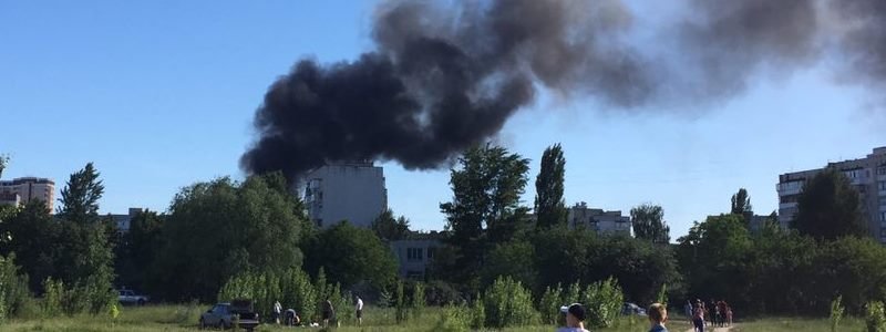 Масштабный пожар под Киевом: клубы черного дыма видны за несколько километров