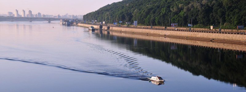 Хто і чому обмежує вільний доступ до узбережжя річок та водоймищ у Києві