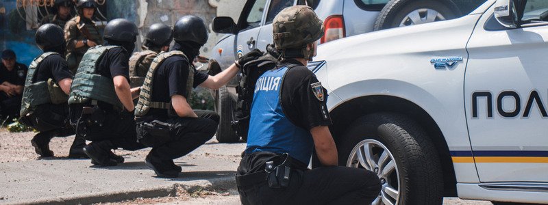 GTA в Вышгороде: под Киевом полиция ловила вооруженных грабителей и освобождала заложников