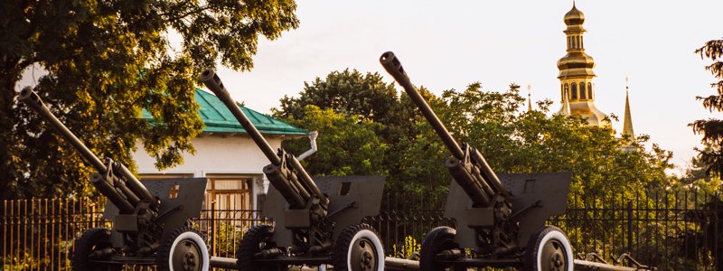 Как в Киеве выглядит музей Второй мировой войны на рассвете