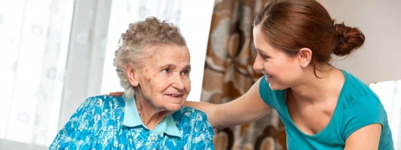 «Кошик» для пенсіонерів: як волонтери допомагають літнім людям
