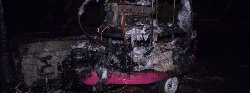 В Киеве на Набережном шоссе сгорела кофейня "Улитка"