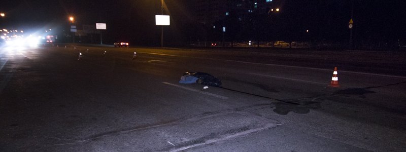 Протащил 50 метров: в Киеве на Братиславской водитель ВАЗ насмерть сбил пешехода