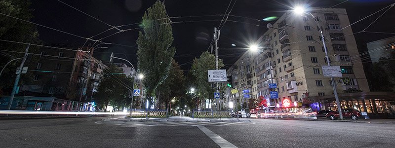 Как ночью выглядит бульвар Леси Украинки в Киеве