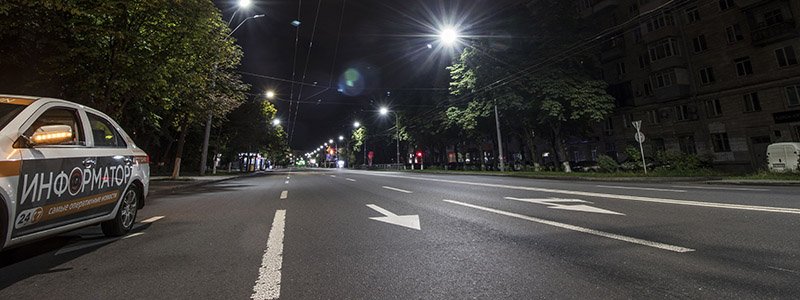Особый взгляд: как ночью выглядит Воздухофлотский проспект в Киеве