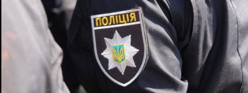 В Киеве прокуратура накажет полицейского, который избил дубинкой пассажира в метро