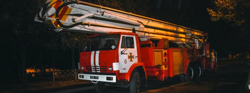 В Киеве на Политехе в 9-этажке сгорел лифт: жильцов эвакуировали