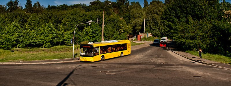 В Киеве на сутки автобус изменил маршрут: схема