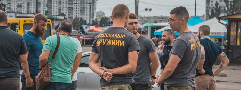 Рэкет маршруток в Киеве на "Черниговской": Нацкорпус и перевозчик прокомментировали ситуацию