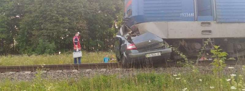 Водитель, погибший под поездом "Киев-Бердянск", дважды нарушал ПДД на этом же переезде