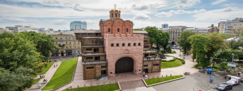 Было — стало: как выглядят Золотые ворота в Киеве спустя век