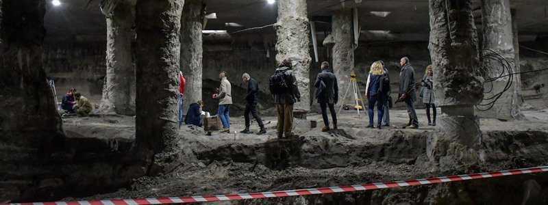 Затопление раскопок в Киеве на Почтовой площади: чиновники обвиняют друг друга