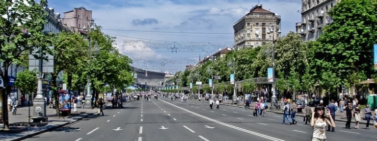В Киеве перекроют движение и запретят парковку на десятках улиц: где и когда