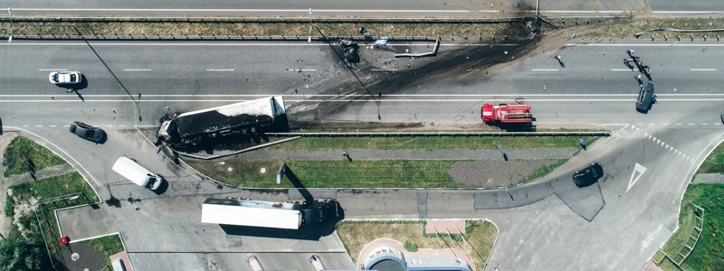 Из-за смертельного ДТП на Житомирской трассе огромная пробка: фото с высоты