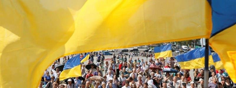 В центре Киева Кличко торжественно поднимает государственный флаг Украины: прямая трансляция
