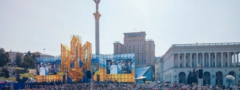 Парад на Крещатике ко Дню Независимости: что сейчас происходит в центре Киева