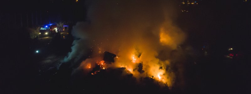 Из-за пожара под Киевом весь Вышгород окутан дымом
