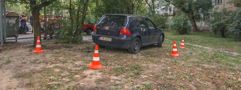 В Киеве на "евробляхе" Golf синего цвета похитили человека: объявлен план перехват