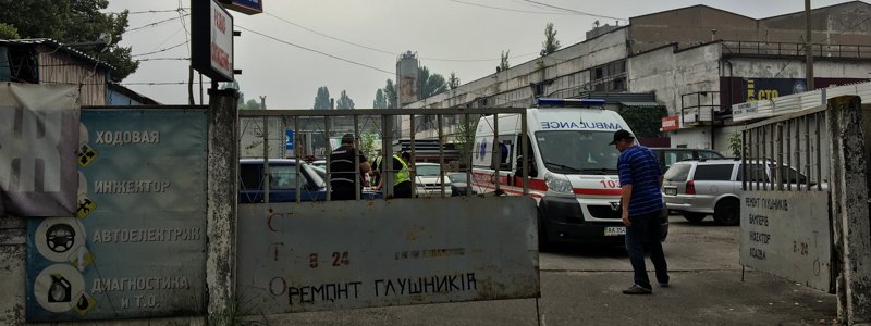 В Киеве на Святошино парень повесился на ремне
