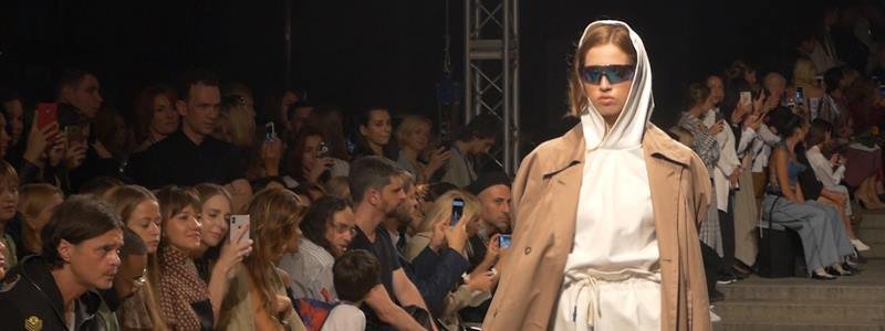 Открытие Ukrainian Fashion Week: Лилия Литковская показала коллекцию под открытым небом