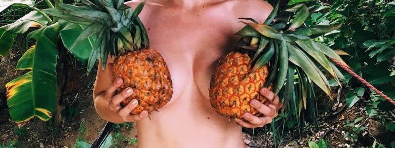 Новый тренд "прикройся ананасом" рвет Instagram: ТОП самых красивых и самых смешных фото