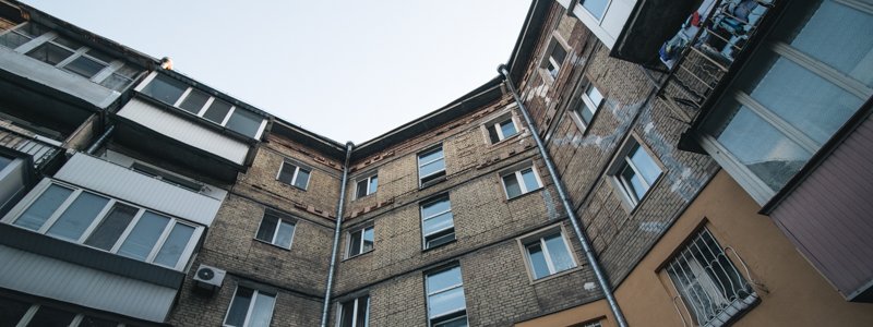 В Киеве жильцы пятиэтажки боятся похоронить себя заживо в аварийном доме