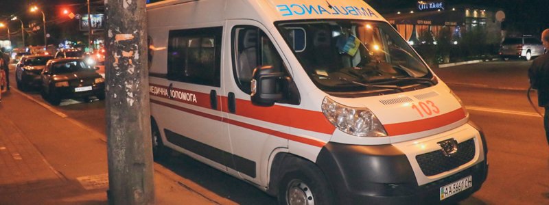 В Киеве охранник стоянки избил судью металлической палкой