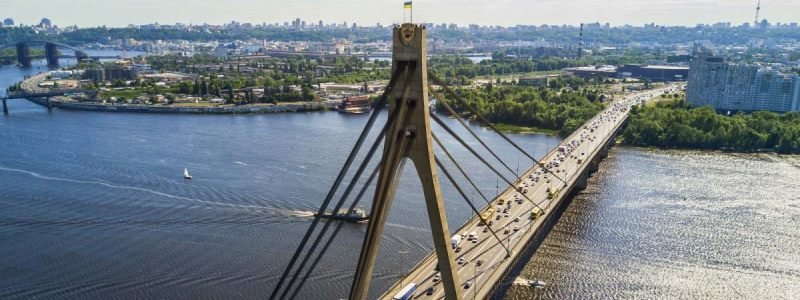 В Киеве на Северном мосту ограничат движение до конца октября