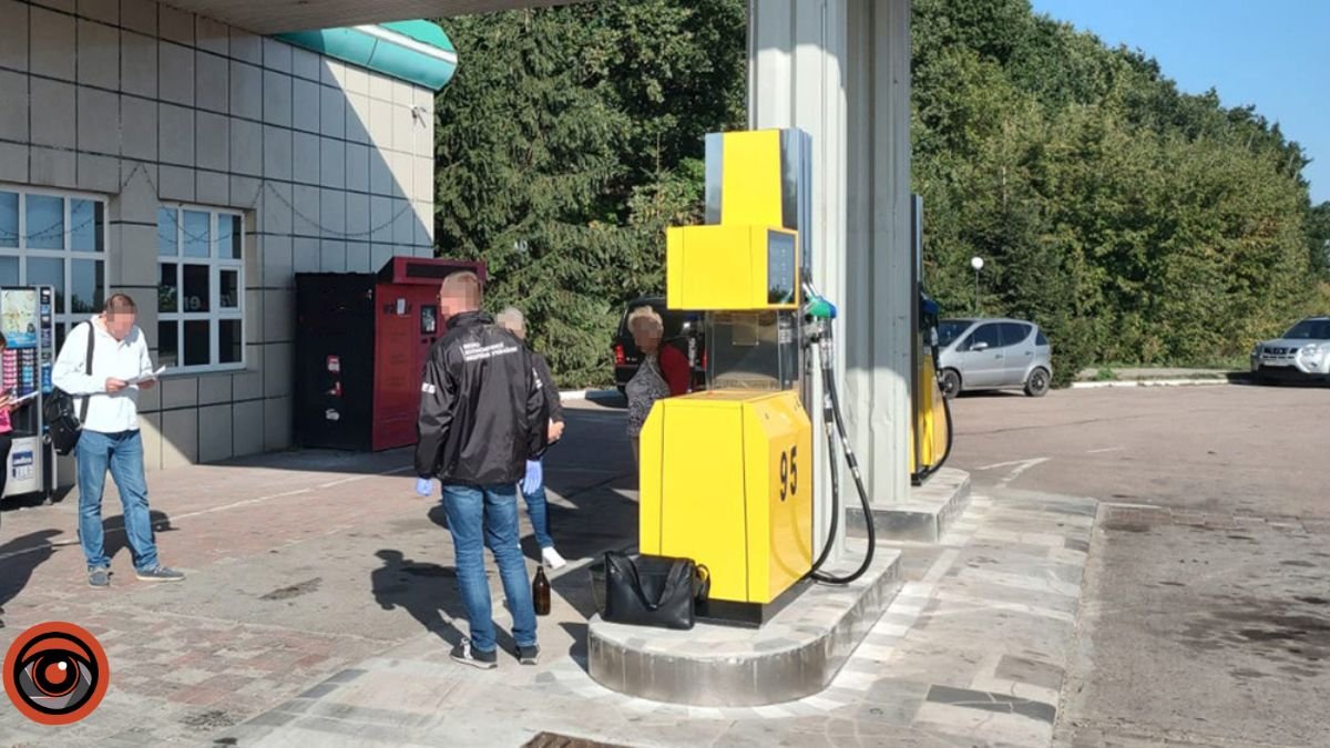На Київщині у мережі АЗС продавали фальсифіковане пальне: вилучили бензину на 4 млн грн
