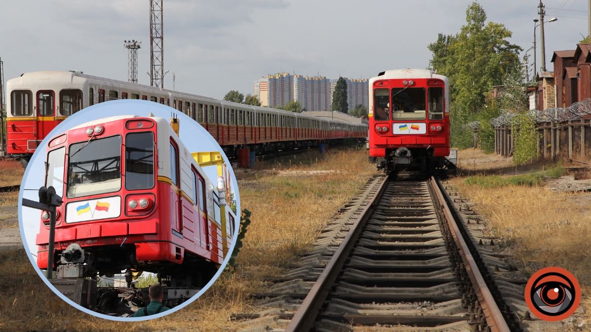 До Києва прибула чергова партія варшавських вагонів метрополітена