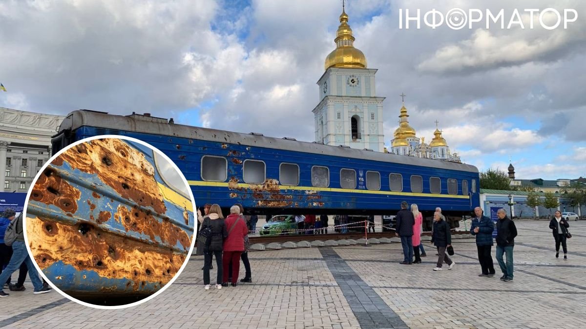 В центре Киева установили расстрелянный вагон поезда из Ирпеня