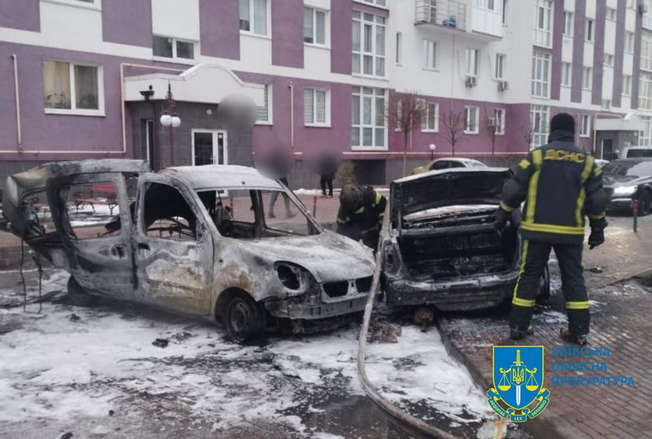 Два десятка ракет заходили в Киев двумя волнами: что известно о разрушениях  и пострадавших - фото, видео. Читайте на UKR.NET