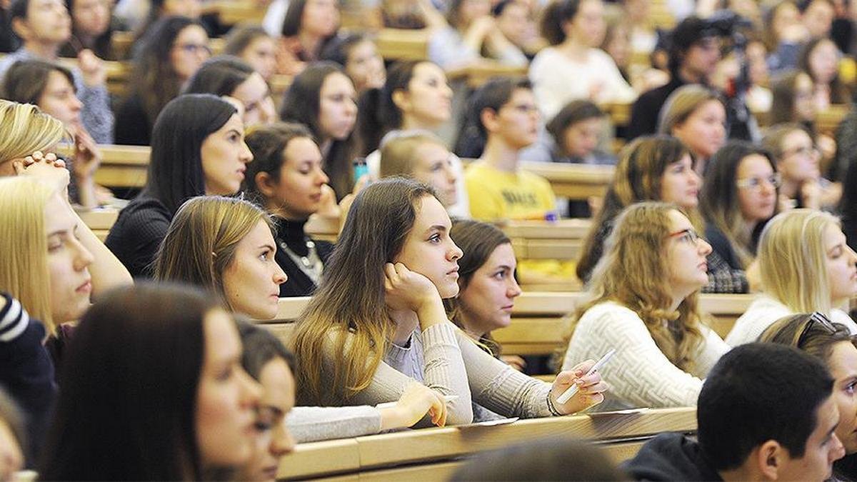 Навчальний рік в Україні хочуть розпочати 1 серпня