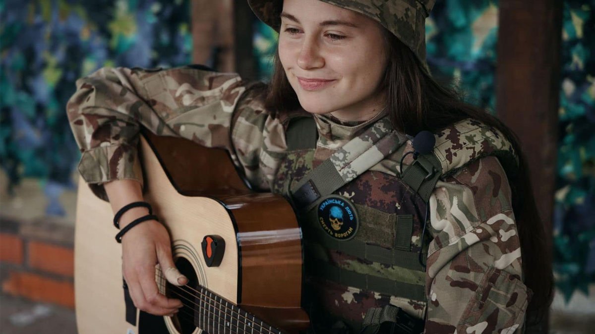 Проєкт «Вшануй героїв» закликає коломиян підтримати наших захисників емоційно
