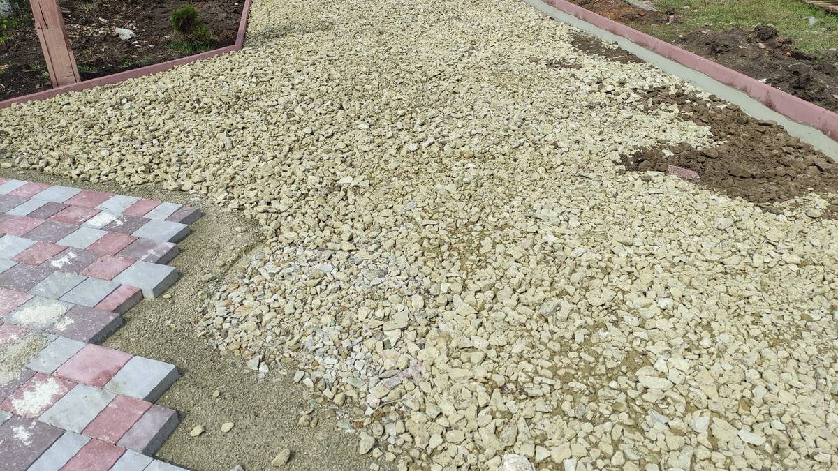 Як на Коломийщині люди своїми силами оновили духовну святиню 2