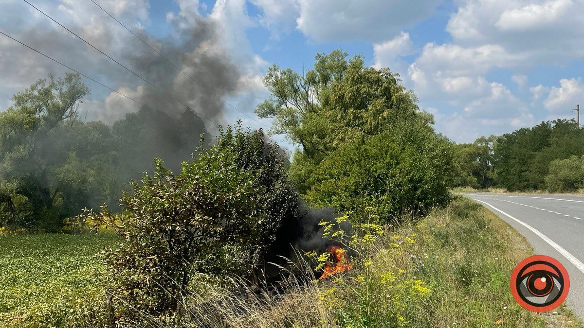 У Коломиї вогнеборці гасили підпали сухої трави 1