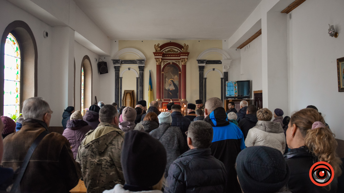 Коломия попрощалася з Героєм Олегом Анатійчуком 1