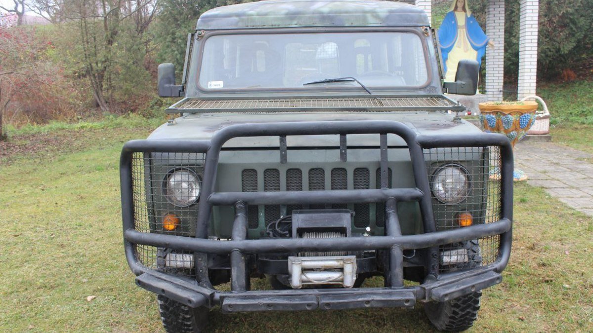 У Печеніжині освятили авто для ЗСУ 2