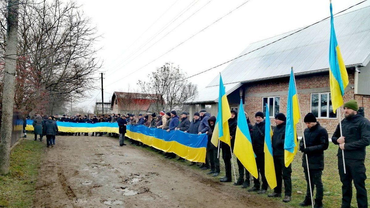 У Княждворі попрощалася із загиблим захисником Любомиром Карп'юком 1