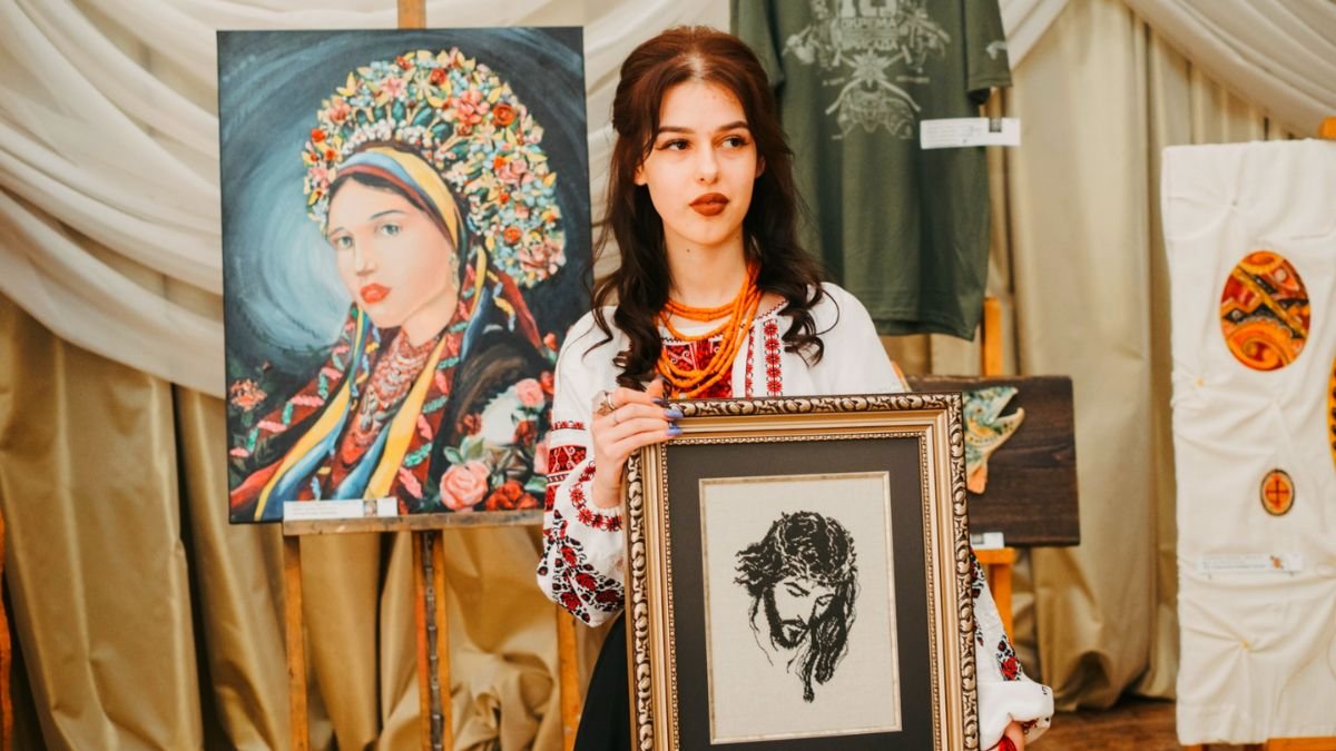 Футболка "Едельвейсів" та ікона з автографом Епіфанія зібрали майже 100 тисяч гривень на аукціоні у Косові 2