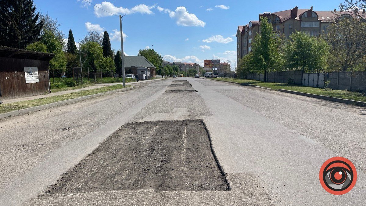 На вул. Хмельницького теж взялись до ремонту дороги