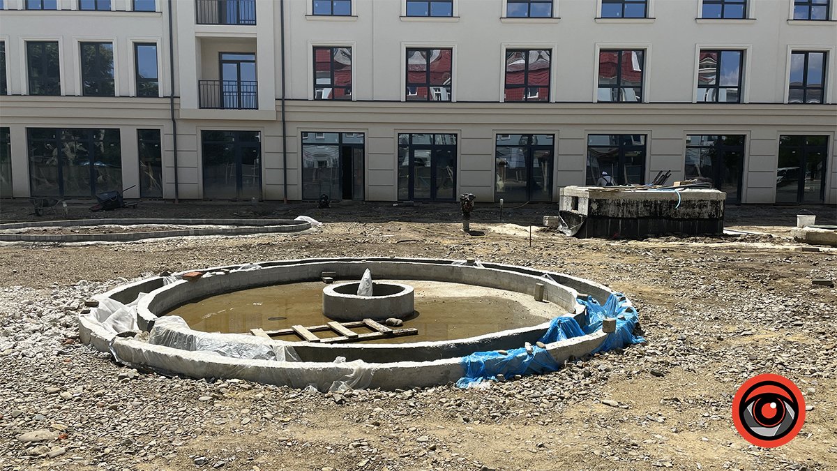 Чи встигнуть закінчити реконструкцію площі в Коломиї до Дня міста? 1