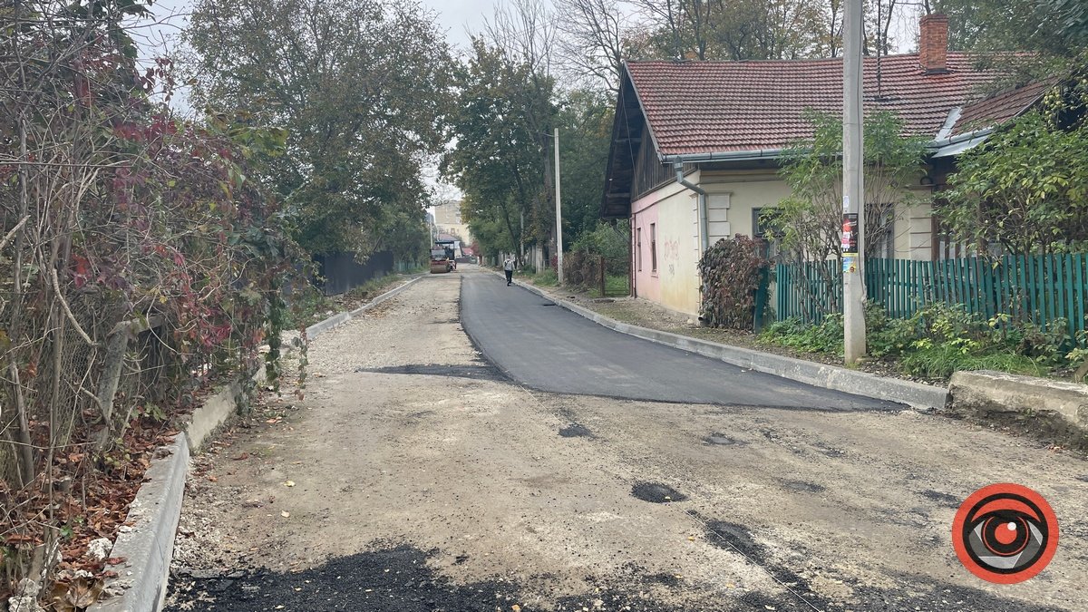 На вул. Кобилянської почали стелити асфальт 1