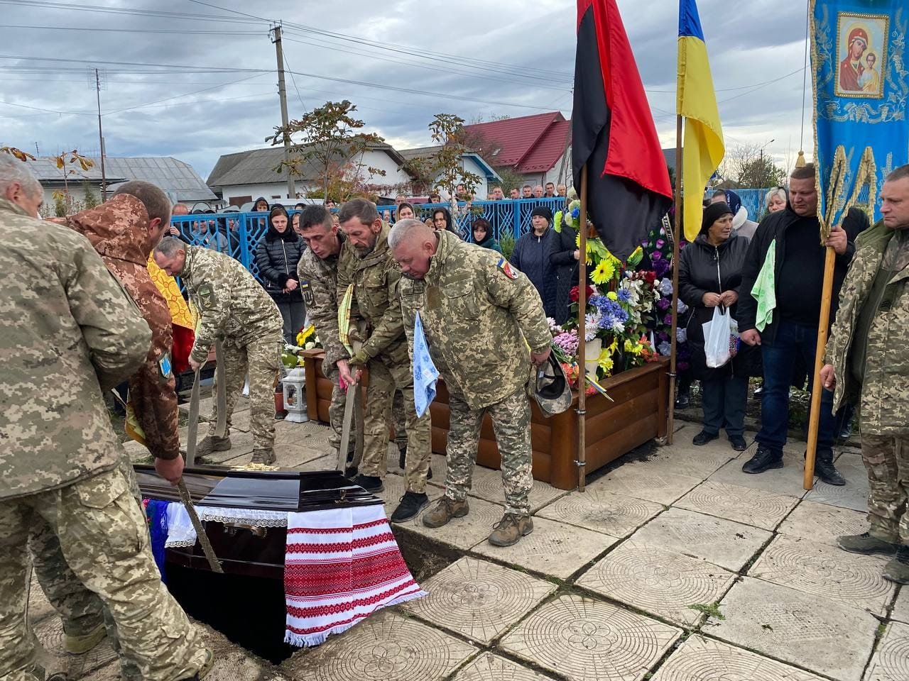 На Городенківщині попрощались із сержантом Миколою Завадою 1