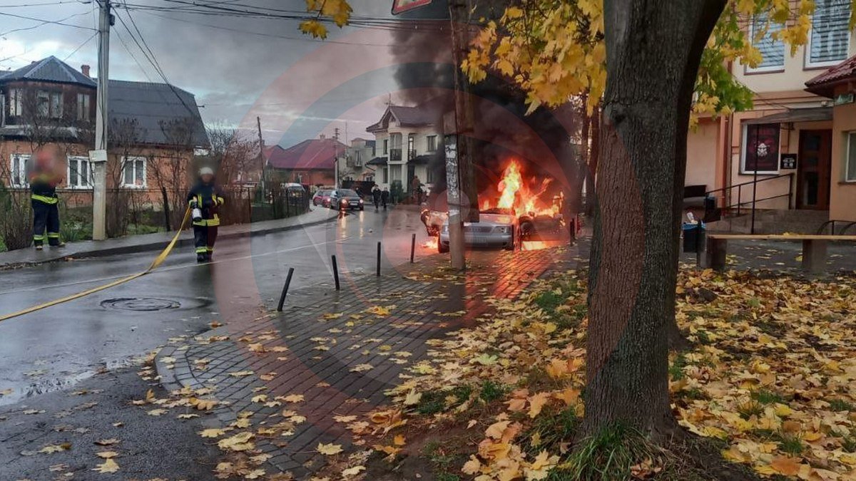 Вранці в центрі Коломиї палала Audi