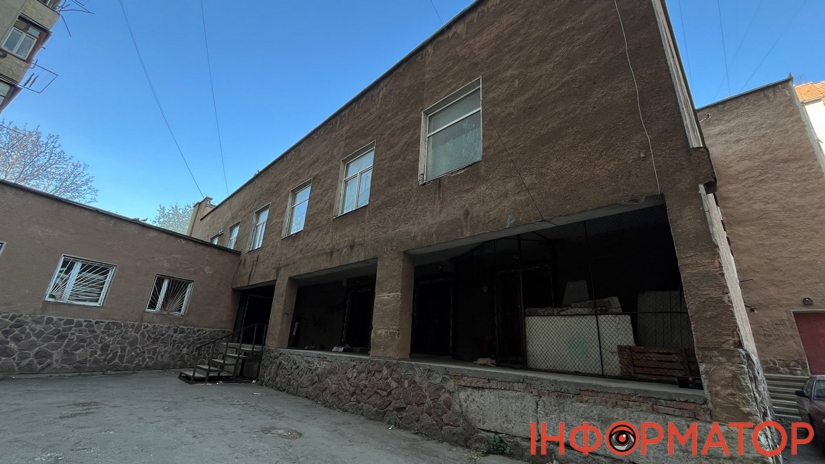 Коломия витратить з бюджету пів мільйона гривень на ескізи реконструкції комунальної будівлі на Гомоні