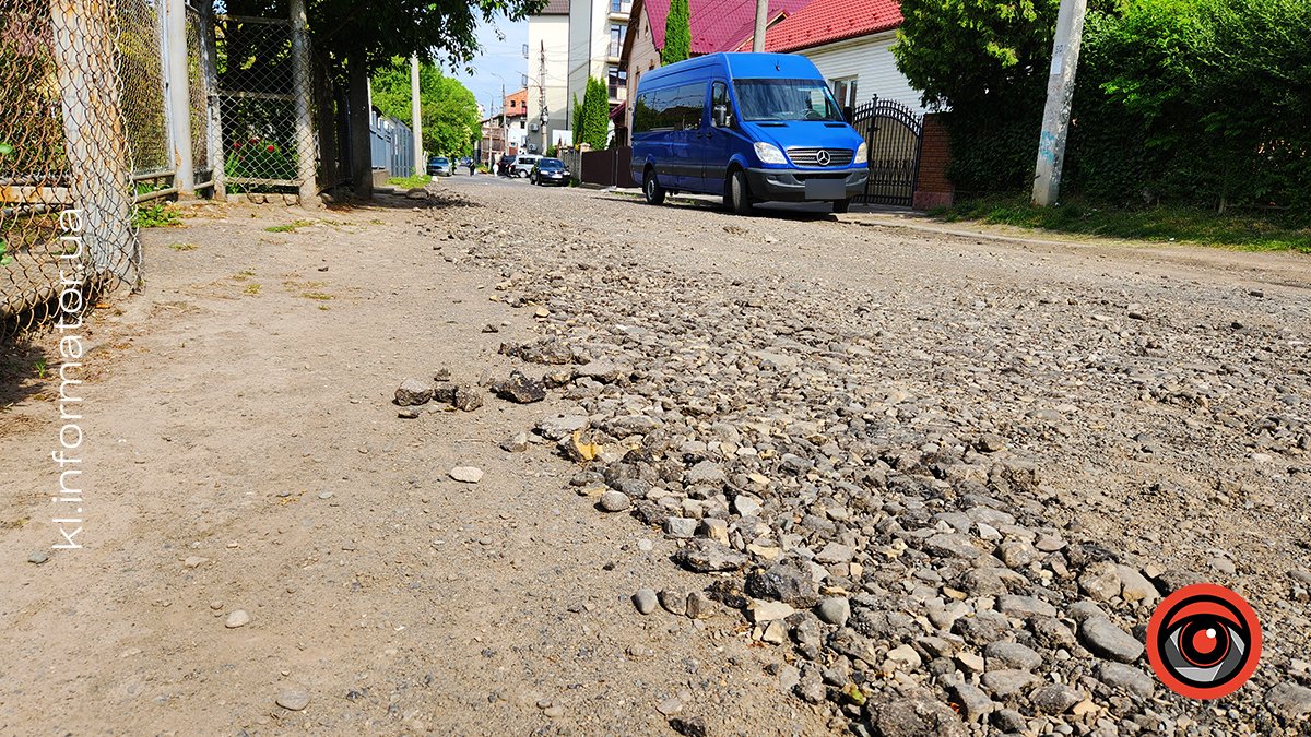На вулиці Тарабалки у Коломиї підсипалу одну з найпроблемніших ділянок